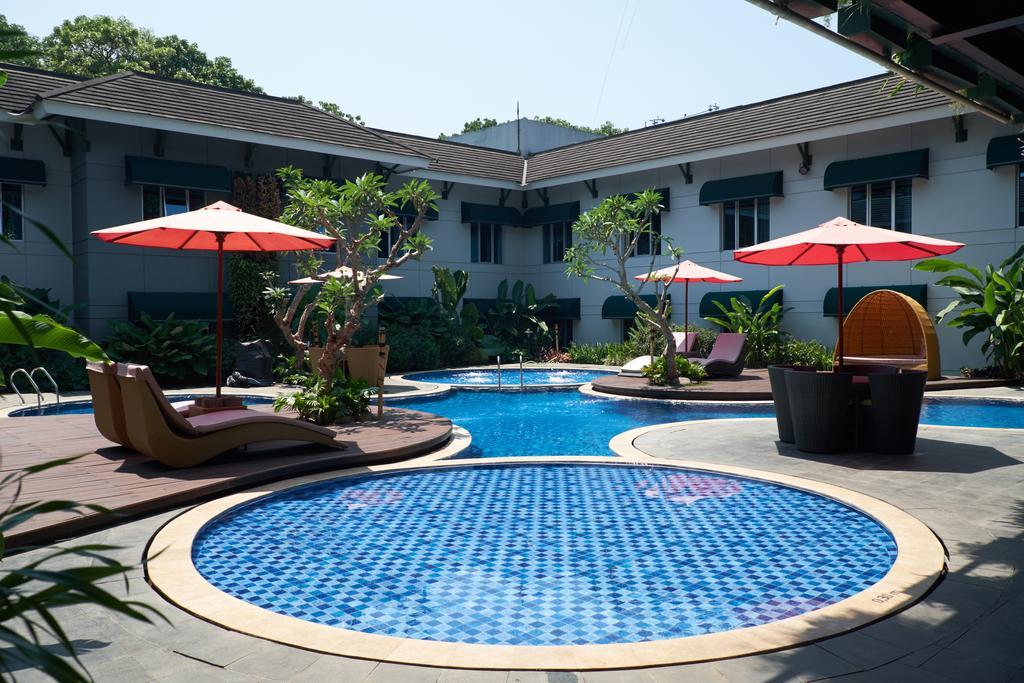 Patra Bandung Hotel Екстер'єр фото