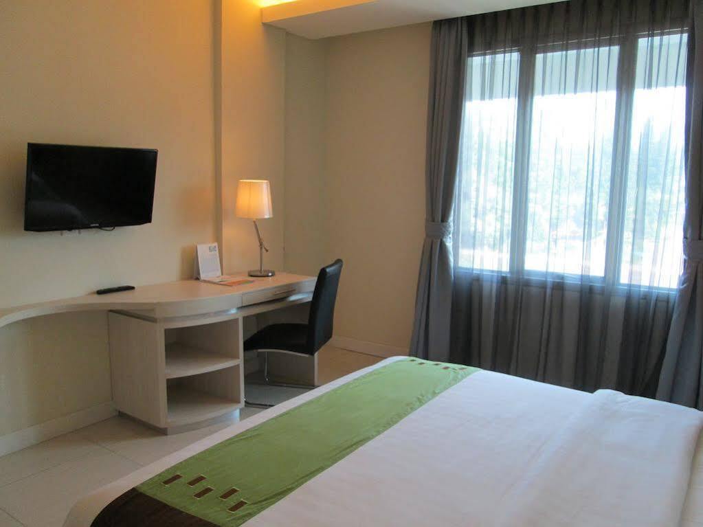 Patra Bandung Hotel Екстер'єр фото